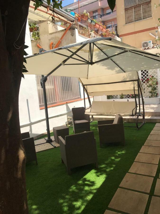 卡斯特拉玛雷帝斯达比亚Virgilio'S Garden住宿加早餐旅馆 外观 照片