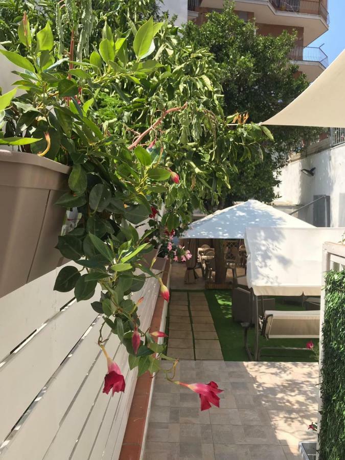 卡斯特拉玛雷帝斯达比亚Virgilio'S Garden住宿加早餐旅馆 外观 照片